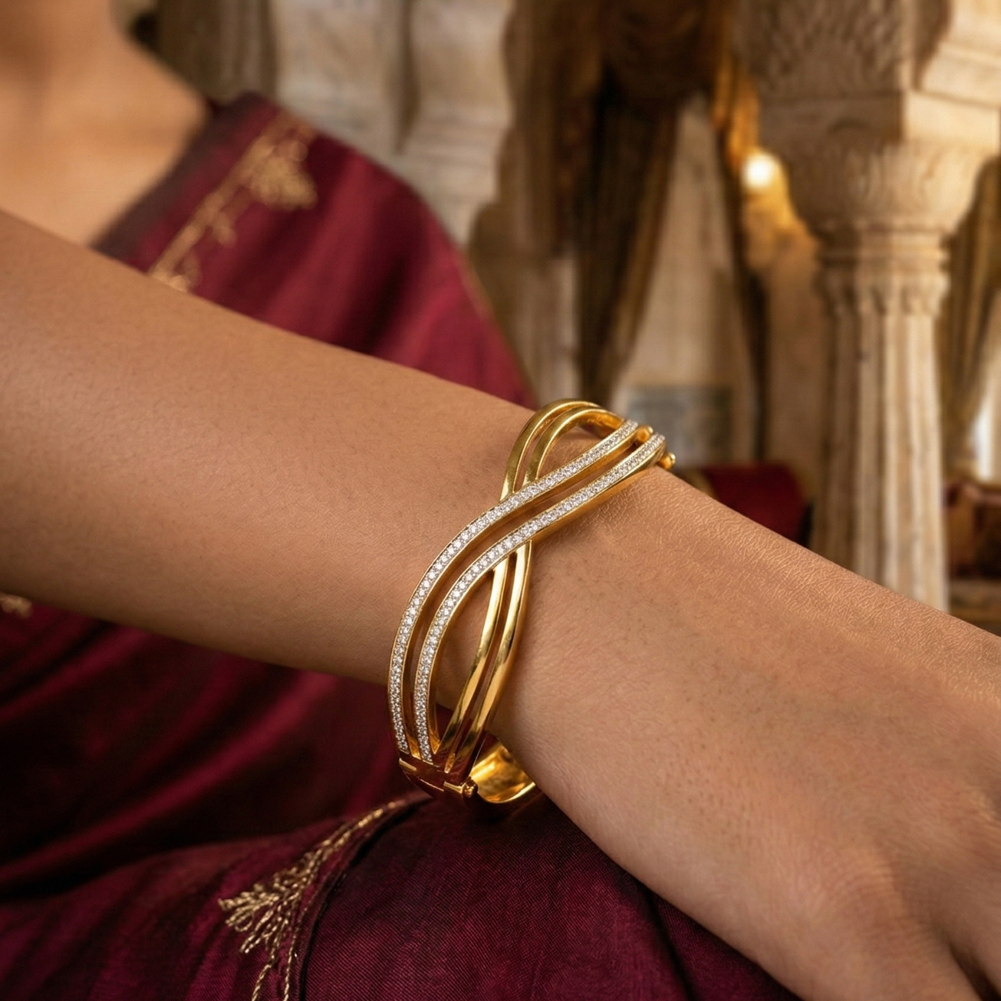 Infinity Luxe Crystal Bangle – Gold Signature Edition