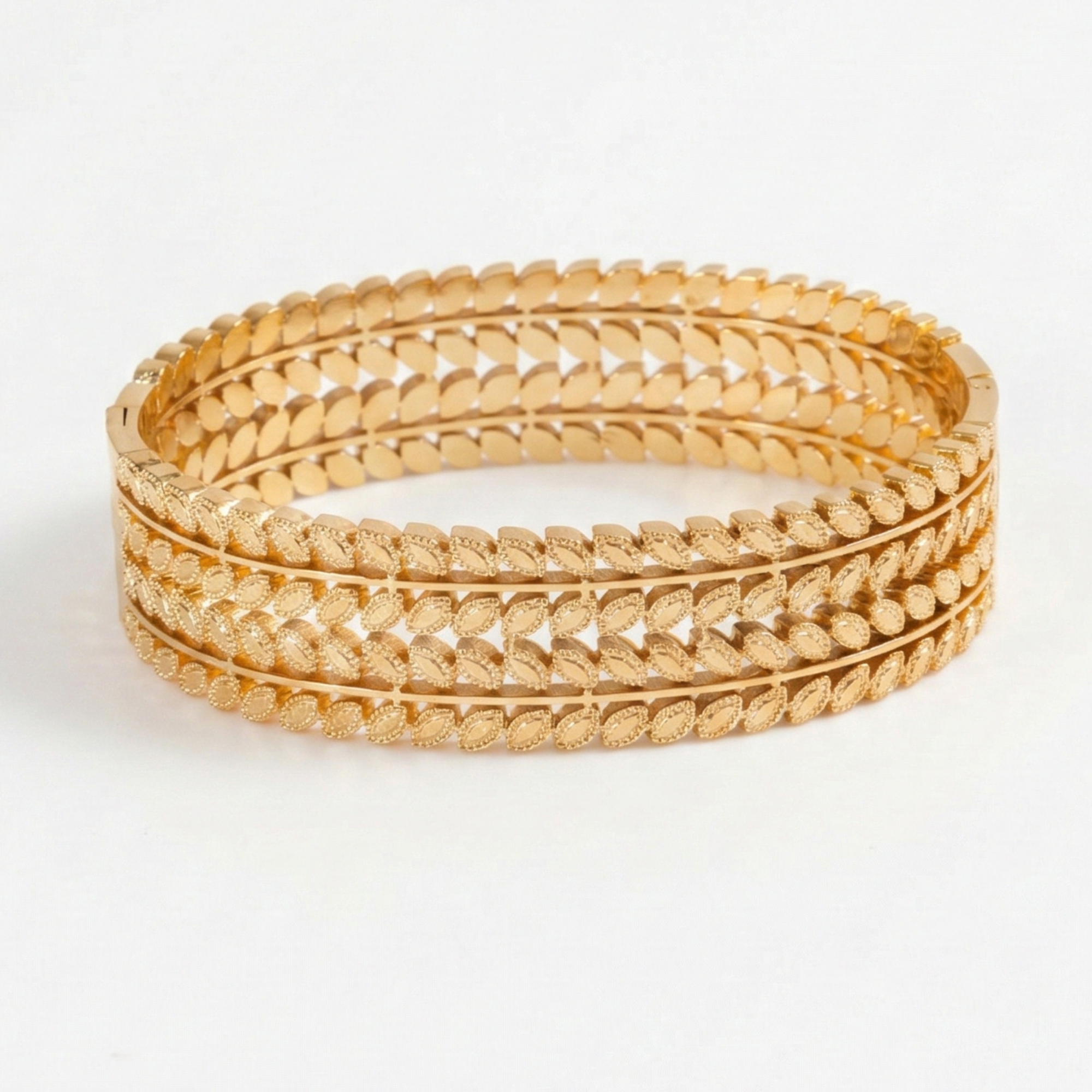 Maharani Leaf Luxe Bangle Set – Gold Grande Edition