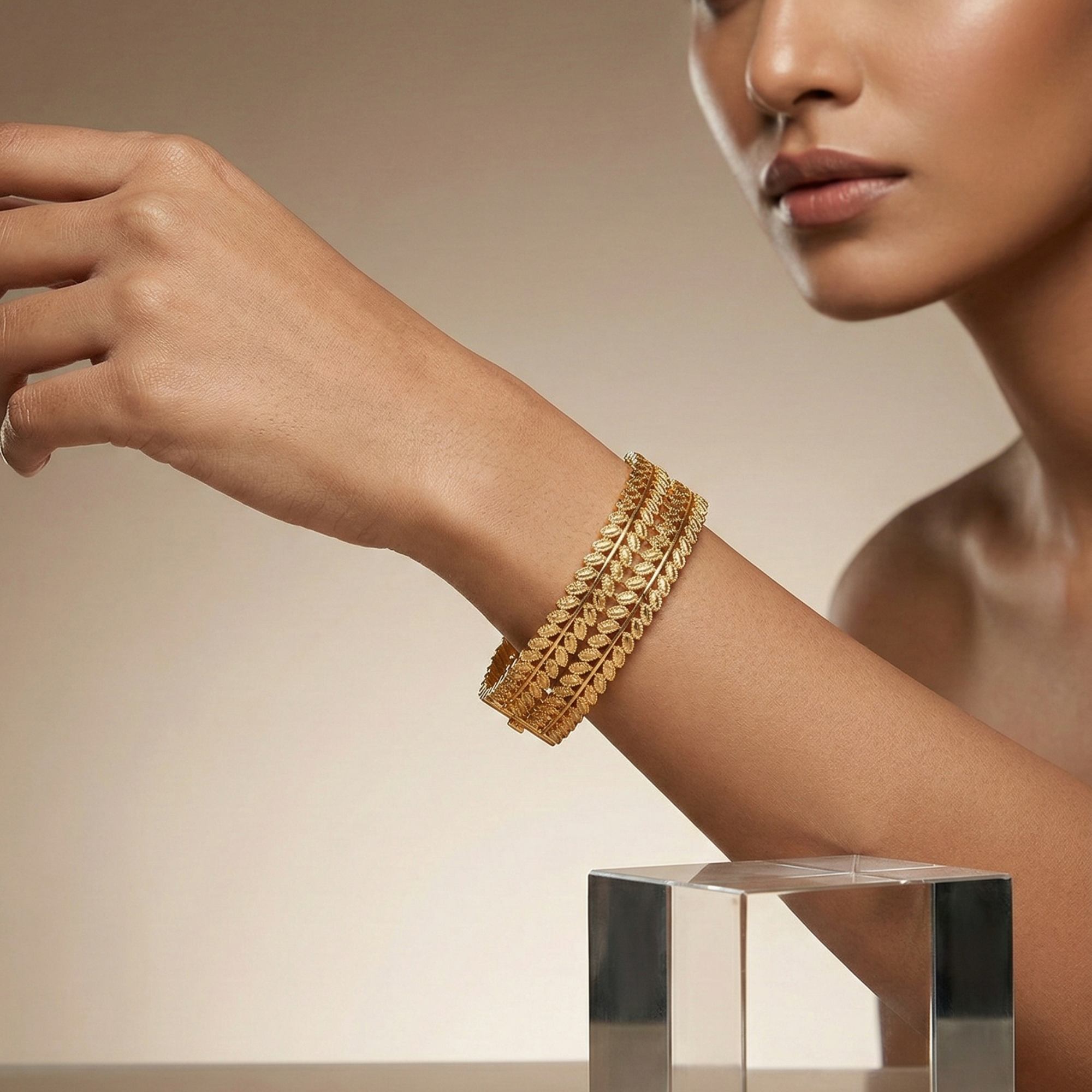 Maharani Leaf Luxe Bangle Set – Gold Grande Edition